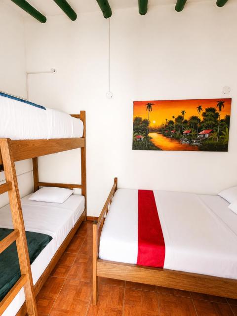 Roomii Hostel