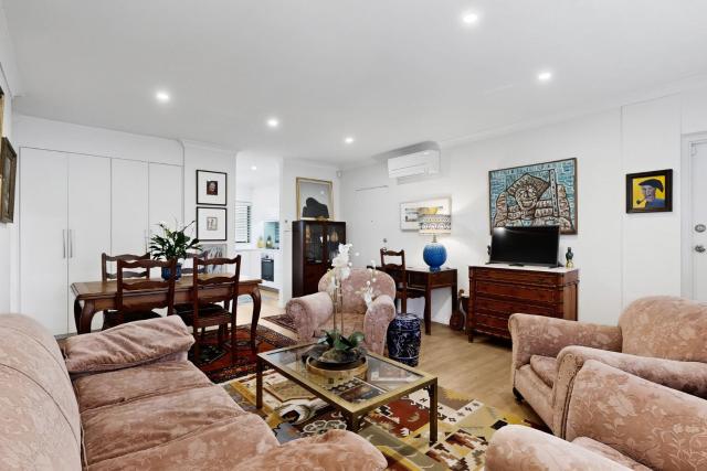 Balcony 2-Bed Apartment in Ashgrove