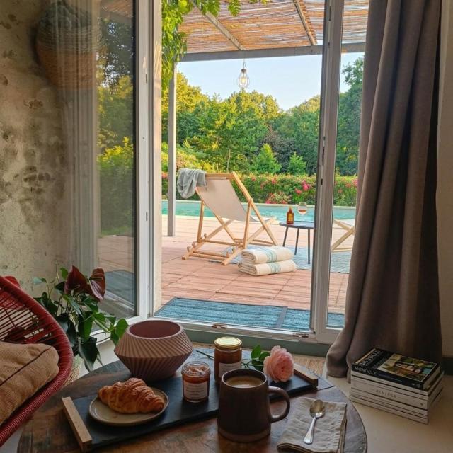 Suite privée avec salon et coin cuisine extérieur