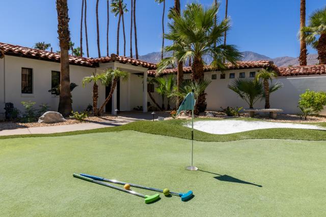 77 Palms