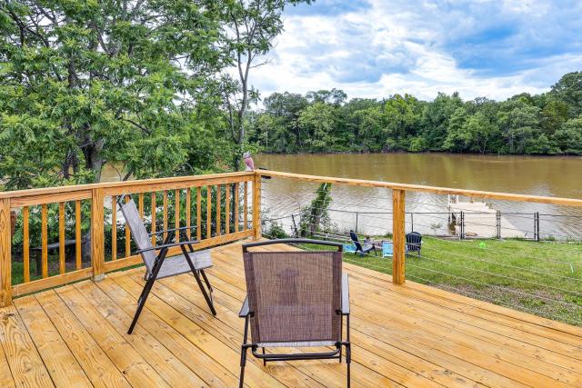 Lakefront Home | FirePit | BWI | MarleyCreek River