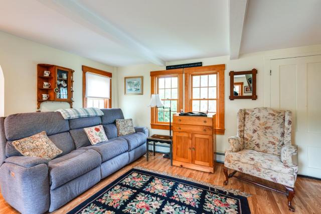 Lincolnville Family Getaway: Hike, Swim + Explore