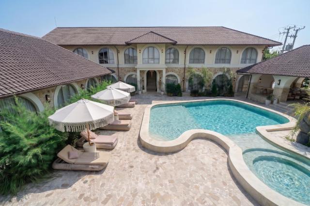 Maison Boheme Modern Apartment & Villa with Pool in Sanur