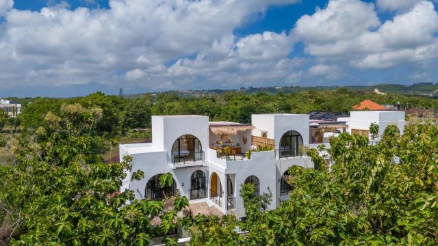 Balangan 3BR Rooftop pool view 3mn from the beach