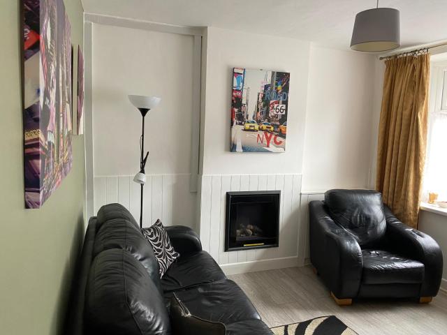 Cosy end terrace