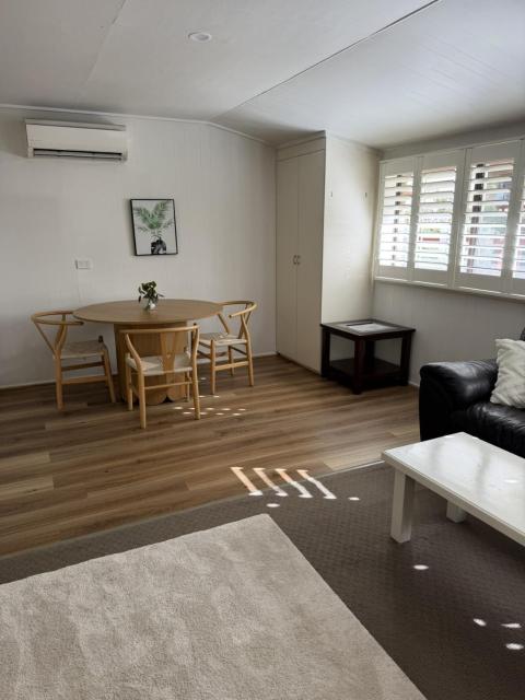 Froggys Quarters Cabin 2 Echidna