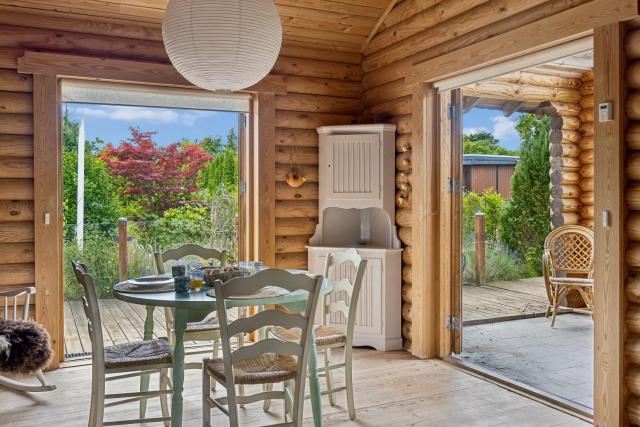 Log Cabin 5 Min to Fjord Beach with Beautiful Field Views