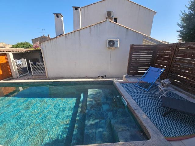 Villa Petite Camargue piscine bali au sel climatisation 15min plages 3 chambres