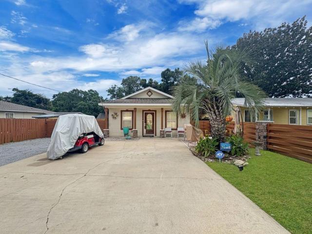 Bayou Breeze-East Hill, Close to Downtown and Beach
