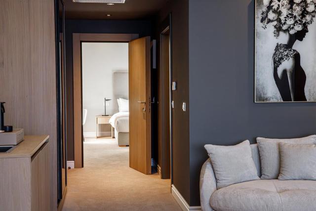 Hotel M
