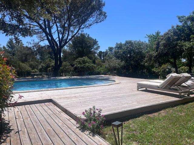 Independent Provençal studio, Cabrières d'Avignon