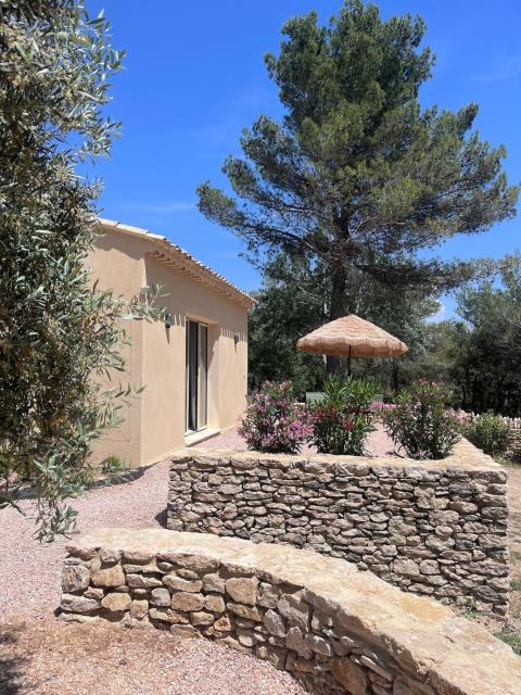 Independent Provençal studio, Cabrières d'Avignon