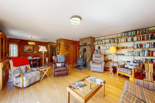 Waterfront stay with scenic deck, grill, smart TVs, shore access - dog-friendly