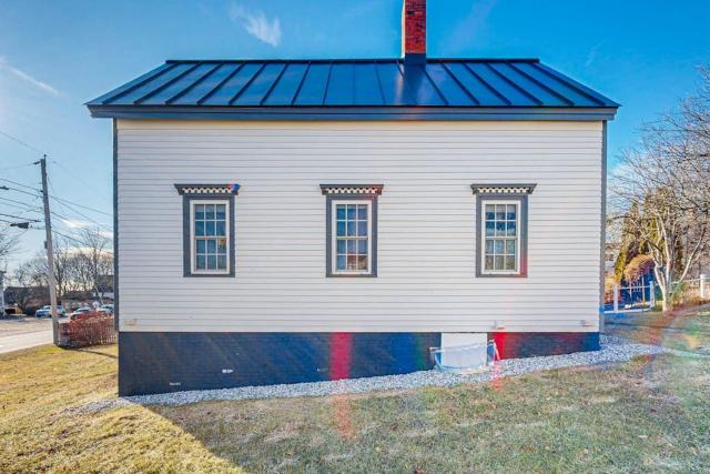 Cozy Apartment Near The River: Walk to Town & Local Attractions