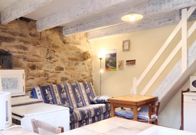 Maison cosy avec vue sur la montagne à Dompnac, cheminée