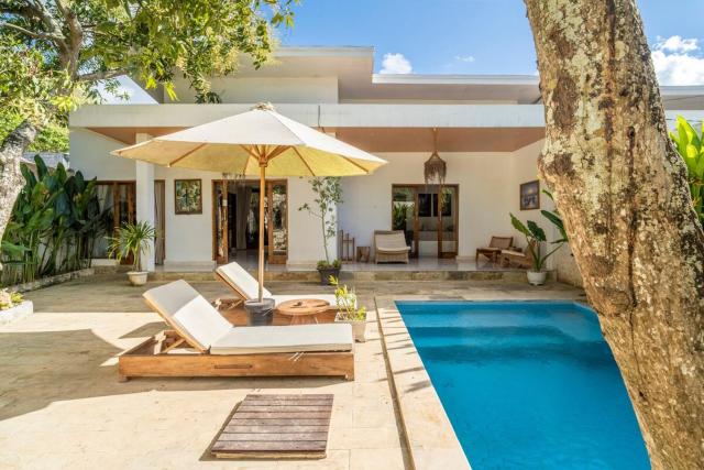 Villa Mango, with garden and pool next to the MotoGP circuit