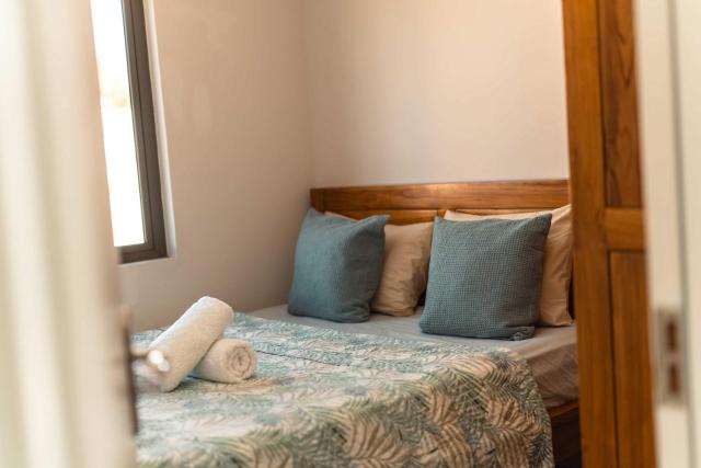 Modern Sea View Apt with Pool 4 Min to Beach - RC14