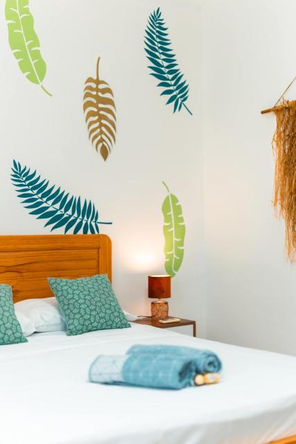 Cozy Apt with Pool, 12 Min to Beach - LV10