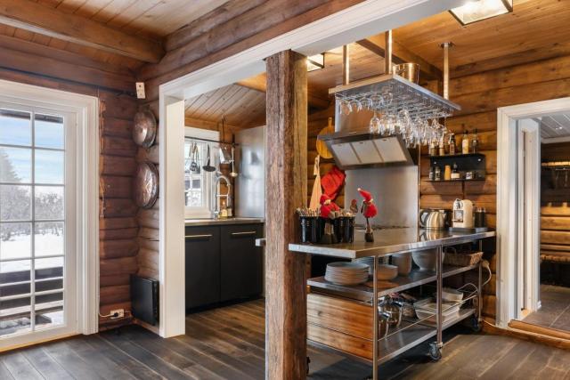 FA636 Authentic Log Cabin in Fageråsen