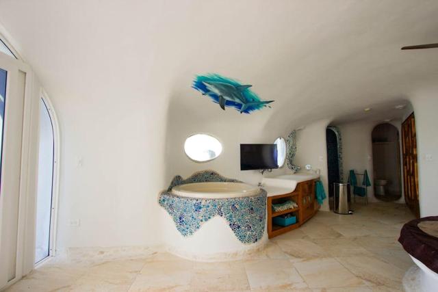 Shark Studio Retreat at Swan Villas - Gold Standard Certified