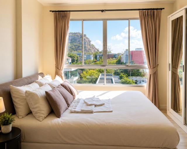 Luxury Condo Near Beach Pool & Gym