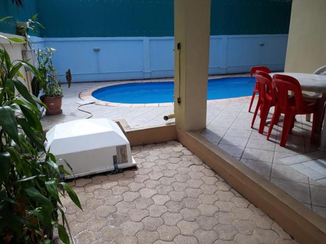 Sunny villa in Pereybere with private pool