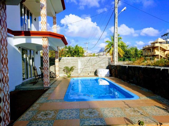 Elegant Apartment Flic en Flac + Pool