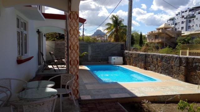 Elegant Apartment Flic en Flac + Pool