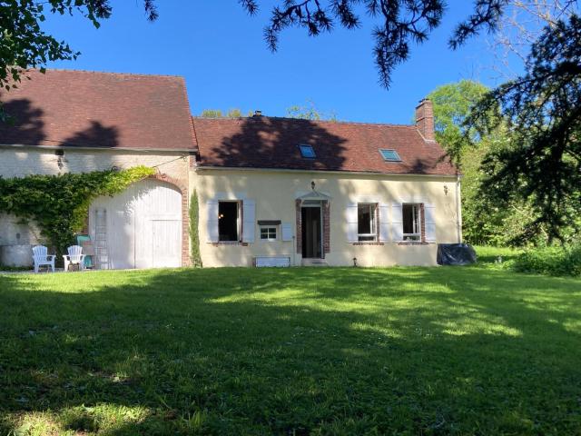 Gîte de charme Le Clos du Cèdre 1,45 heures de Paris, Irancy Chablis Vezelay