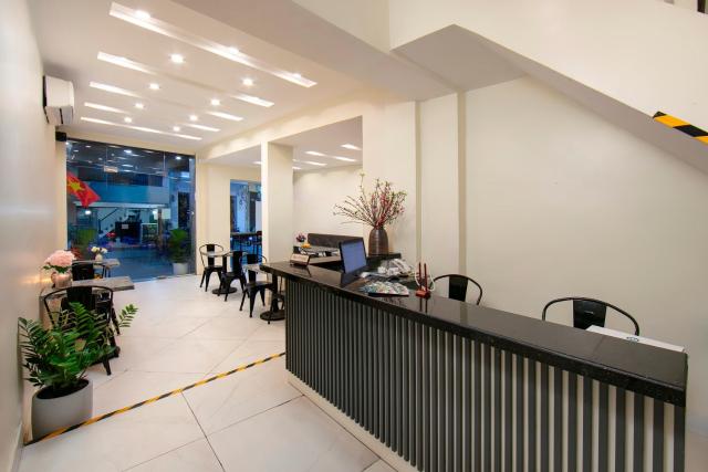 Queen Cafe Hostel