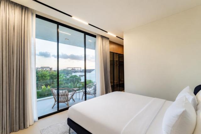Villa Runa - Elegant Tropical Oasis with Private Pool near Canggu