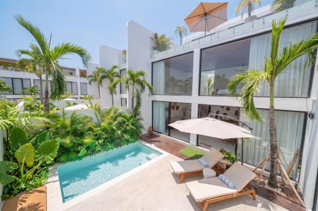 Darina Villa - Private Rooftop Escape with Pool Close to Beach