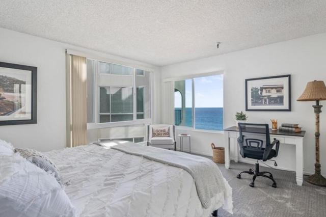 One Bedroom Oceanfront Retreat with Panoramic View