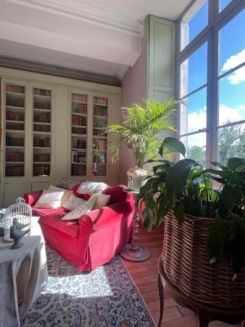 Lily Room