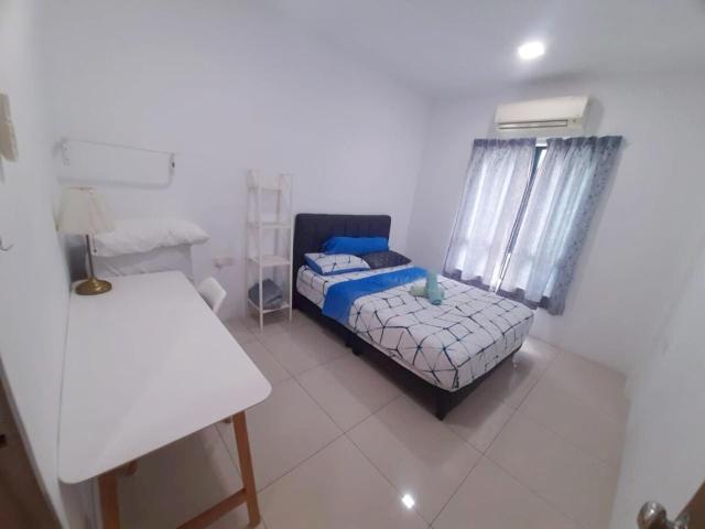 ipoh Manhattan condo 4br 12 pax pool view