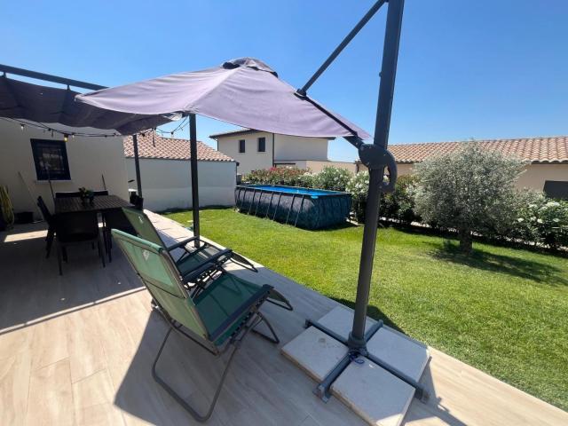 Villa la belle étape- Joli jardin avec piscine hors sol, climatisation et barbecue