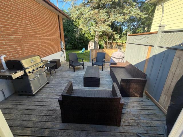 Executive Parkside Retreat in Heart of Unionville