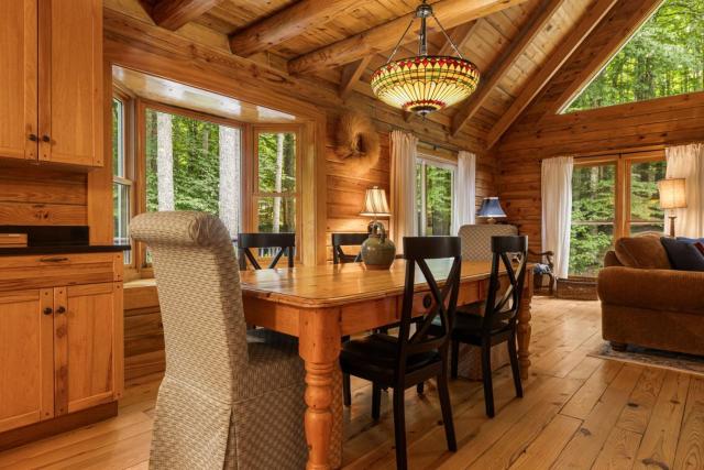 Highlands Cabin Retreat w Deck and Fire Pit