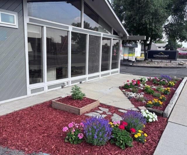 Longmont Lodge & RV Park