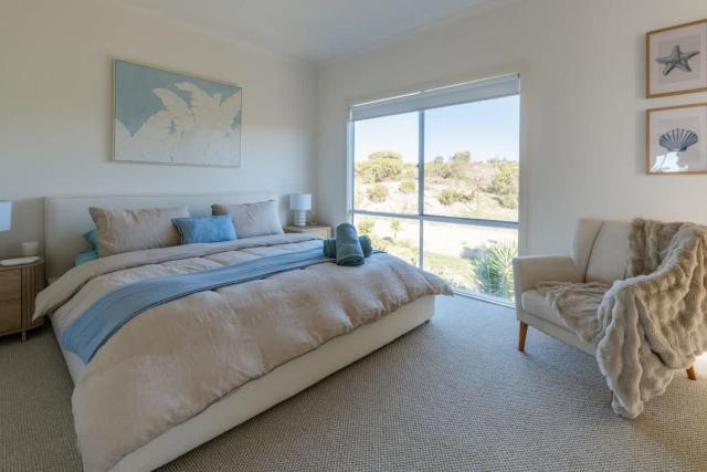 Island Beach- Pool Tennis Court & Ocean Views