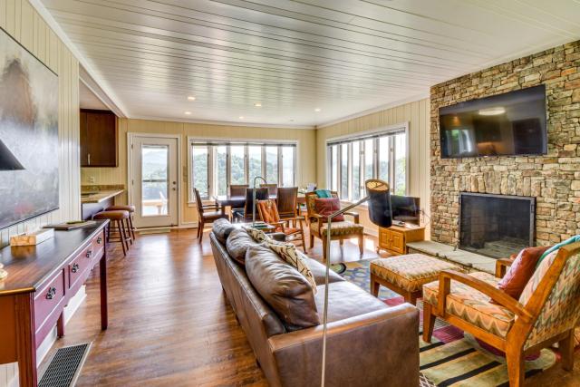 Mountain Home Near Lake Glenville w/ Scenic Views
