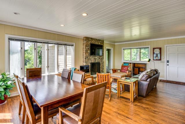 Mountain Home Near Lake Glenville w/ Scenic Views