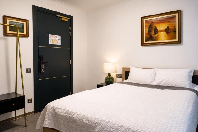 The Square Hotel