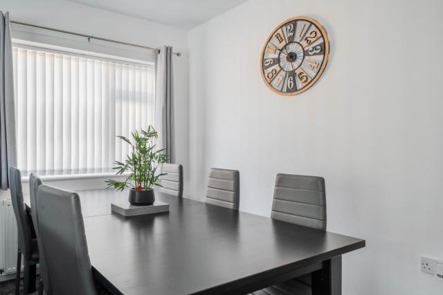 3-Beds Sleeps 6 Walking distance to Castle & Town