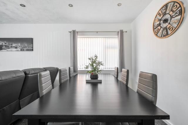 3-Beds Sleeps 6 Walking distance to Castle & Town