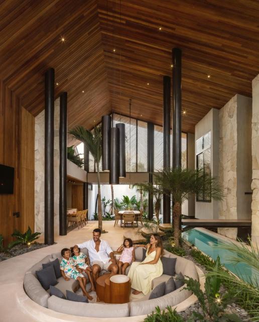 Award-Winning 3BR Villa 25m Pool Villa FEH