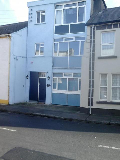 Crescent Close