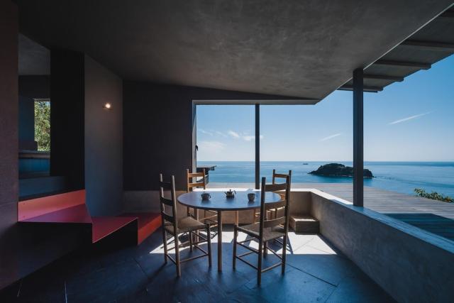 Cliff Cabin, Architect-Restored, Ocean Views