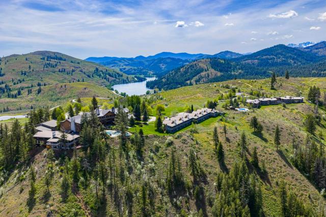 Sun Mountain Lodge