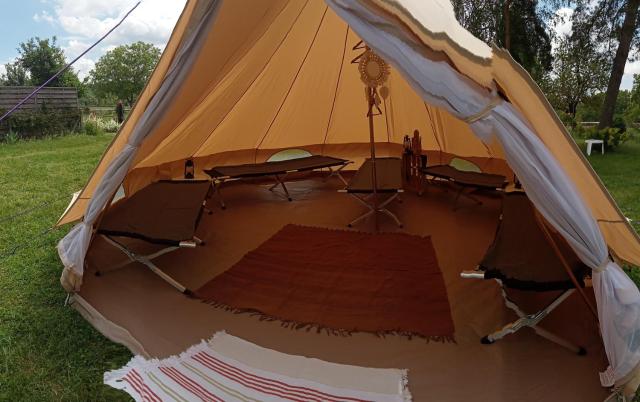 Tentes glamping insolite au cœur du haras
